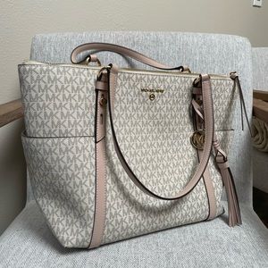 Michael Kors Signature Tote Purse $198